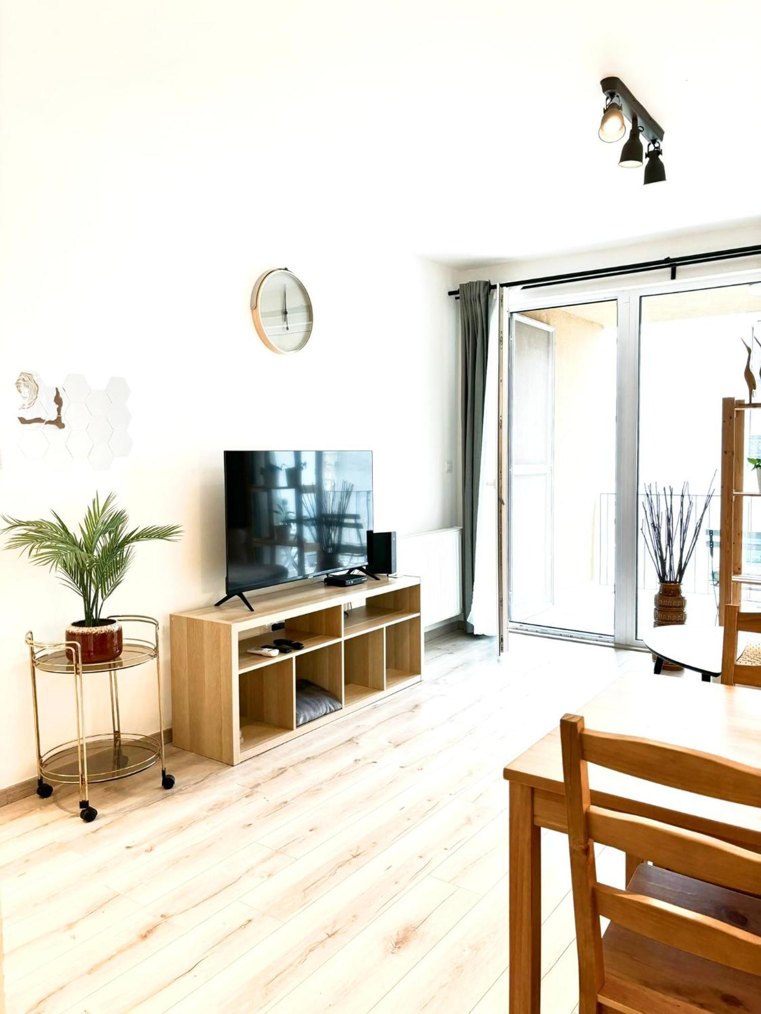 Scandinavian-style Downtown With A Terrace
